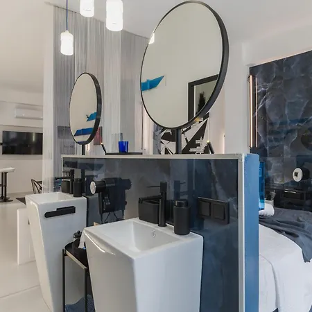 아파트 Artrock Experience Loft Gallery 에르무폴리